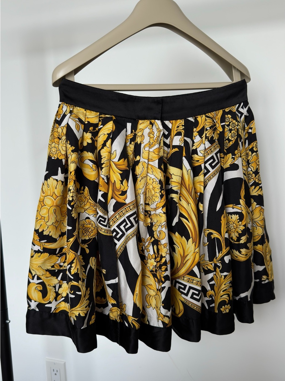 Authentic Versace Black/Yellow Barocco Print Pleated Silk Mini Skirt